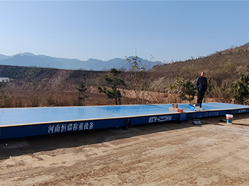 三門峽陜州區(qū)支社村養(yǎng)牛場100噸地磅